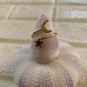 NWT MOON AND STAR RING - GOLD (#X0088)
